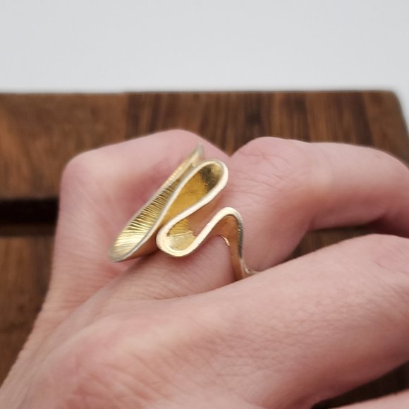 Size 8 Gold Over 925 Sterling Silver Large Abstract Ring - Picture 3 of 8